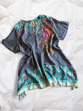 XXL Johnny Was Gray Floral 100% silk V-Neck Women's Tunic Top